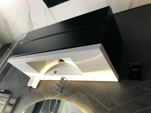 ATU Szafka MDF-C-80/2 cichy domyk  CZARNA MAT  uchwyt frezowany + umywalka UMMC-800x390